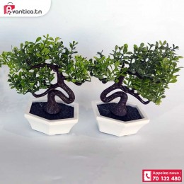 Petit arbre artificiel en pot
