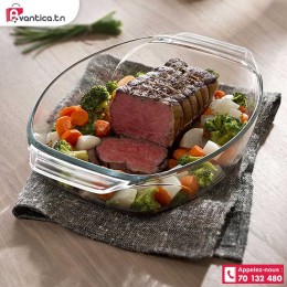 Plat ovale en main pyrex...